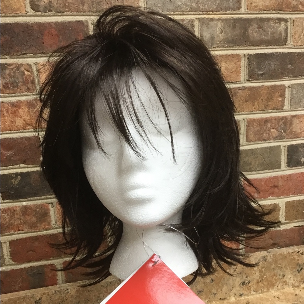 Women’s synthetic wig